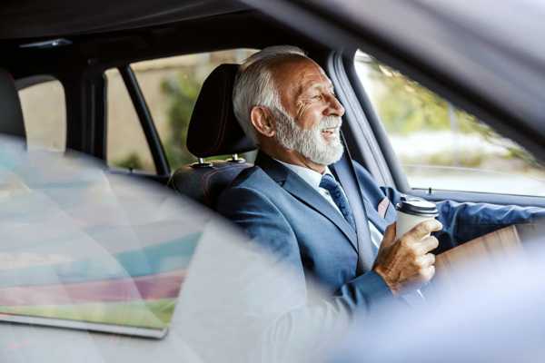 Efficiency and Convenience: Features to Consider When Choosing a Small Electric Vehicle for Seniors