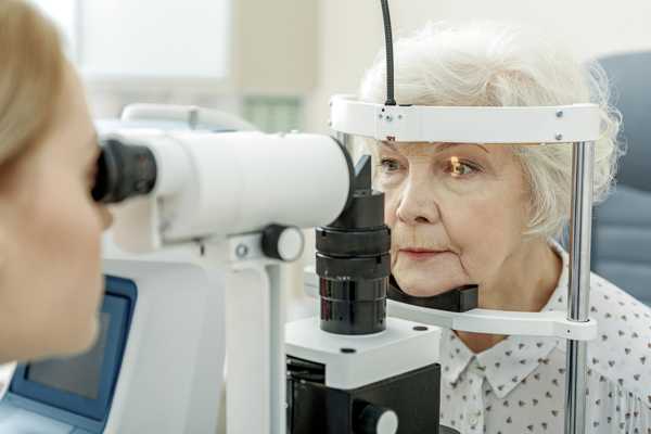 Macular Degeneration Treatment: Understanding Needle Injections in the Eye