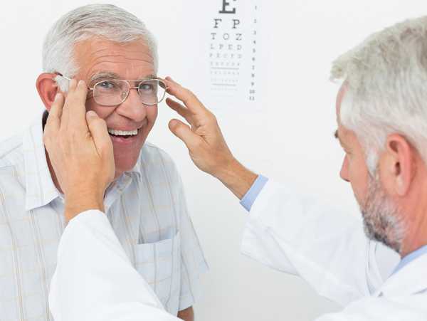 Managing Macular Degeneration: Symptoms, Causes, and Treatment Approaches